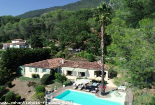 Vakantiehuis: Villa Jean-Pierre is een stijlvol 10-persoons huis met wijds uitzicht over de vallei te huur in Alpes Maritimes (Frankrijk)