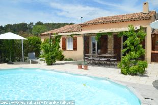 vakantiehuis in Frankrijk te huur: Maison Oliv is een mooi en gezellig 6-persoons huis op loopafstand van het centrum van Lorgues 