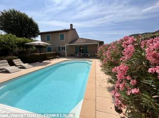 Vakantiehuis: La Pluie D'Or : Te huur op schitterend rustig park gelegen zeer luxe Villa met eigen verwarmd zwembad en alle kamers met Airco, zeer goede beoordeling te huur in Ardeche (Frankrijk)
