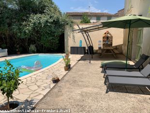 vakantiehuis in Frankrijk te huur: Maison sur la Mare, gite met prachtig vrij uitzicht, omheinde tuin en prive zwembad 