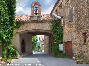 Vakantiehuis: Appartement in Provençaals dorpshuis op begane grond