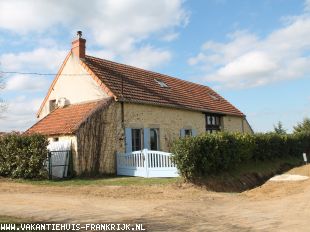 Huis in Frankrijk te koop: Chaumont – Sfeervol verbouwd boerderijtje op bijna 1400 m2 grond met verwarmd zwembad. ** NIEUW ** 