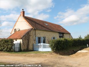 Vakantiehuis: Chaumont – Sfeervol verbouwd boerderijtje op bijna 1400 m2 grond met verwarmd zwembad. ** ONDER BOD ** te koop in Cher (Frankrijk)