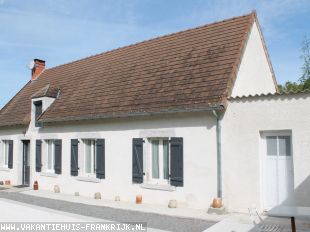 Vakantiehuis: Urçay – Recent verbouwd woonhuis op 4000 m2 grond aan een klein beekje. te koop in Allier (Frankrijk)