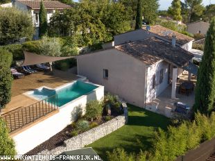 Vakantiehuis: Villa Sanette is een prachtige Neo-Provençaalse villa op 2 km loopafstand van het centrum van Draguignan, een perfecte uitvalsbasis voor je vakantie!
