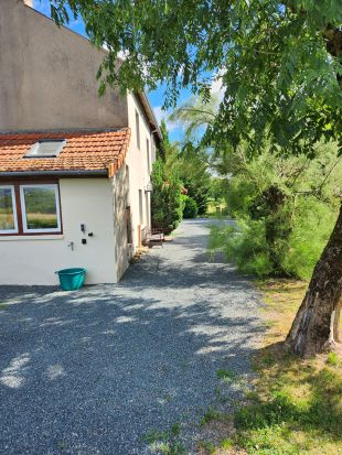 Voorzijde woning vanaf de zijkant