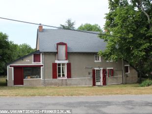 Huis in Frankrijk te koop: Menat – Woonboerderijtje van 114 m2 op 2010 m2 grond. **NIEUW ** 