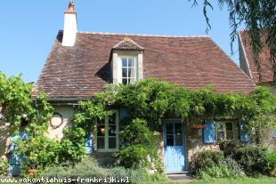 Huis in Frankrijk te koop: Vitray – Schattig woonboerderijtje vlakbij het bos met grote schuur. **ONDER BOD** 
