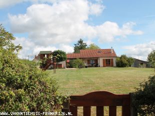 Huis in Frankrijk te koop: Ebreuil – Woonhuis gebouwd in 2006 aan de rand van het dorp op 2956 m2 met uitzicht. ** NIEUW ** 