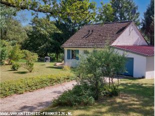 vakantiehuis in Frankrijk te huur: Vrijstaande Gite met grote tuin en prachtig uitzicht. 
