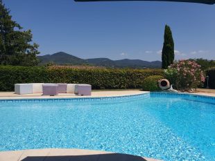 Pool with a view on Mont Ventoux