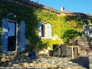 Huis voor grote groepen in Languedoc Roussillon Frankrijk te huur: Onthaast, geniet en beleef het in een stukje paradijs  waar je de stilte kan horen. 