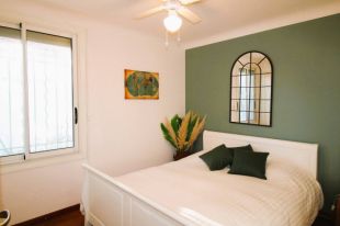 slaapkamer beneden met dubbel bed