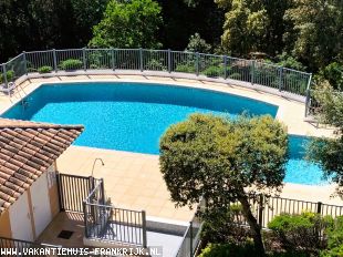 Vakantiehuis: Ruim en luxueus appartement in een luxe residentie met zwembad, nabij 2 golfbanen in Valescure, Saint Raphael te huur in Var (Frankrijk)