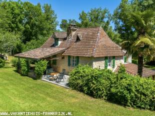 Comfortabele woning aan de bosrand. Absoluut stil.