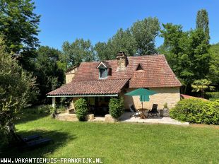 Vakantiehuis: Comfortabele woning aan de bosrand. Absoluut stil.