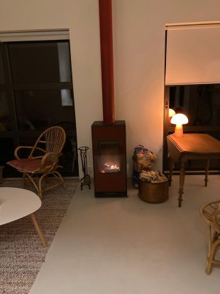 Woonkamer <br>Gezellige zithoek met houtkachel