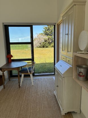 Woonkamer met schuifpui