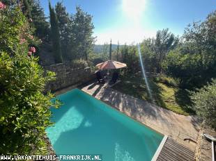 Vakantiehuis: ROQUERAMADE - Mooie, sfeervolle gîte met zwembad, met prachtig uitzicht in het mooiste stukje Frankrijk.
