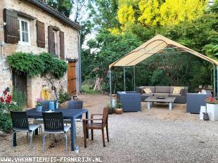prachtig zomerhuis te huur in de mooi heuvels van Frankrijk