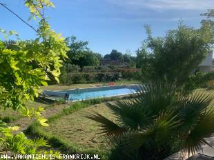 Fijn vakantiehuis met groot privé zwembad in hartje Provence dichtbij dorpje