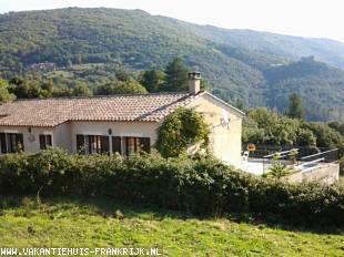 Luxe Vakantiehuis Zuid-Frankrijk: Privé-zwembad, Rust en Omheinde Tuin in de Cevennes voor 6 personen Luxe Vakantiehuis Zuid-Frankrijk: Privé-zwembad, Rust en Omheinde Tuin in de Cevennes voor 6 personen