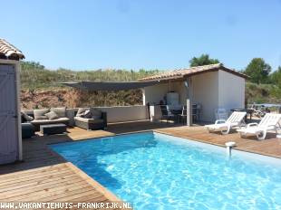 Domaine L'Oustalet charmante villa met studio en verwarmd zwembad