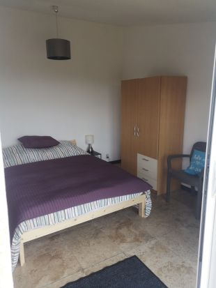 Studio Bed 140cm x 200cm