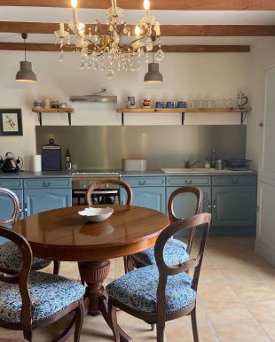 Gite Le Noyer Kitchen Area