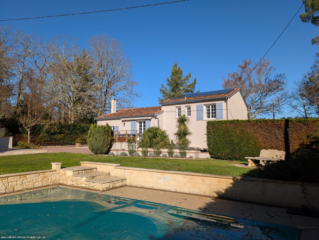 Hoofdfoto Gite Le Petit Wren - zwembad en uitzicht