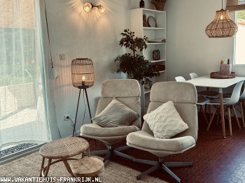 Gezellig vakantiehuis op park Village Le Chat te huur.
