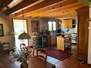keuken/eetkamer vanuit de huiskamer gezien