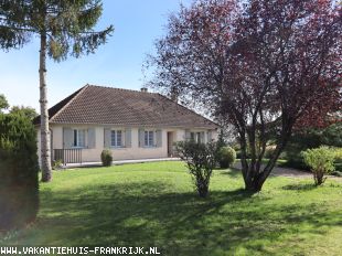 Ainay-le-Château – Ruime woning met verhuurmogelijkheden en chalet op perceel van 5760 m² ** NIEUW ** Ainay-le-Château – Ruime woning met verhuurmogelijkheden en chalet op perceel van 5760 m² ** NIEUW **