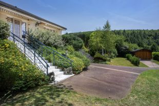 Oprit Maison Bellevue <br>Oprit Maison Bellevue, gelegenheid tot parkeren van 3 tot 4 auto's
