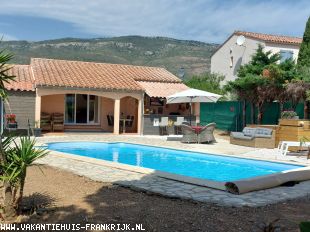 Alleenstaande vakantiewoning rustig gelegen met zwembad