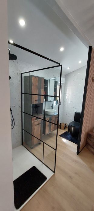 2 e badkamer met toilet