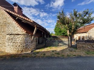 Onze ouwe steenoven aan de achter-/zijkant van het huis