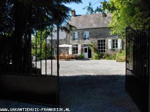 L' Hermitiere, vakantiehuis rustig gelegen met veel privacy  gelegen in de mooie bocages van Normandië. Mooie uitvalbasis voor diverse uitstapjes.