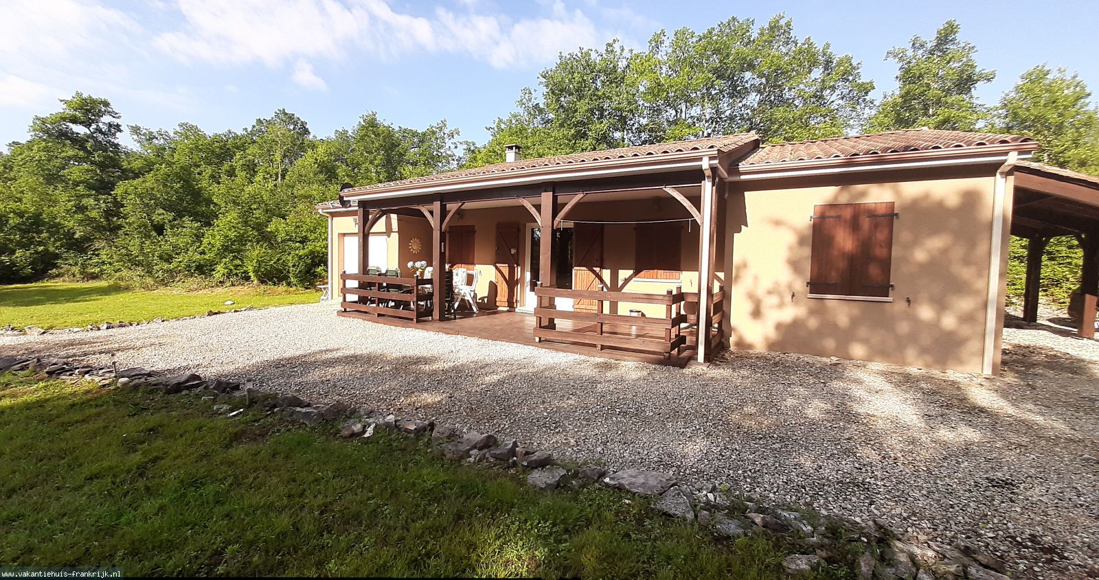 Een moderne Bungalow te koop.
