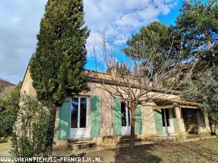 Stylish Villa with Panoramic Views of Venterol and the surrounding Lavender, Fruit and Olive Trees in the Drôme Provençale near Nyons