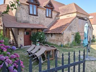 Zitje binnenplaats behorende bij bovenwoning