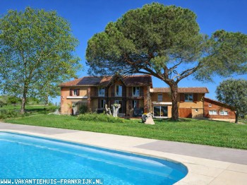 Gite Le Campané met zwembad en panoramisch uitzicht