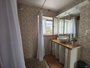 Badkamer op de begane grond met inloop douche