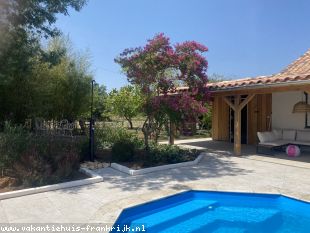 Rustig en landelijk gelegen vrijstaand vakatiehuis met prive zwembad in de Dordogne.