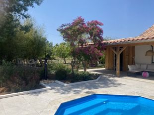 Trap van het zwembad en de douche.