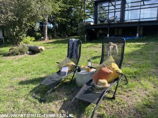 Vakantiehuis: Heerlijk privé gelegen Off Grid vakantiehuisje gelegen aan de rivier de Loire tussen Nevers en Charité sur Loire te huur in Nievre (Frankrijk)