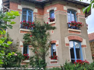 Vakantiehuis: Saint-Priest-la-Marche – Charmante authentieke woning met 3482 m² grond in rustig hameau ** NIEUW ** te huur in Cher (Frankrijk)