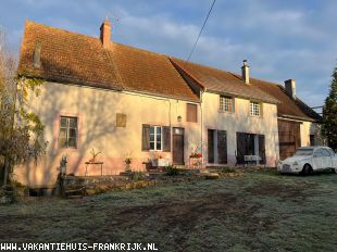 Vakantiehuis: Vicq Exemplet – Ruime woonboerderij met stenen hangar op ruim 2.9 hectare. ** NIEUW ** te huur in Indre (Frankrijk)