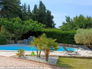 fijn vakantiehuis met privé zwembad voor 6 personen in hartje Provence