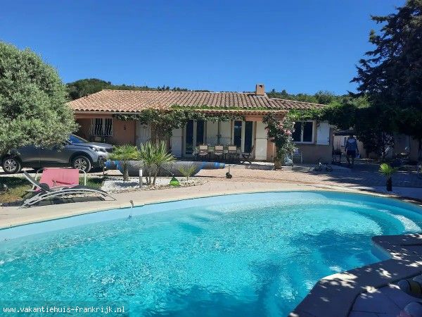 Hoofdfoto fijn vakantiehuis met privé zwembad voor 6 personen in hartje Provence